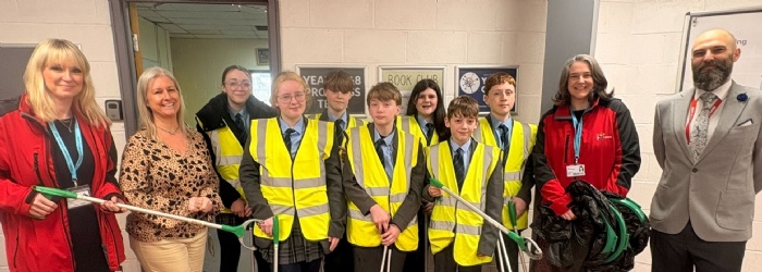 Lipson students getting ready for their litter pick